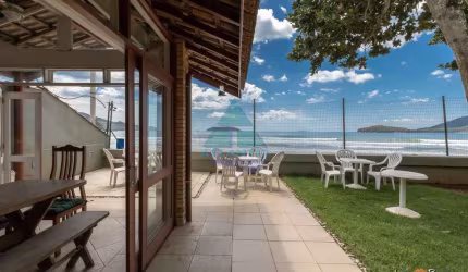 Casa para venda em Praia Do Sapê de 159.00m² com 4 Quartos, 2 Suites e 4 Garagens