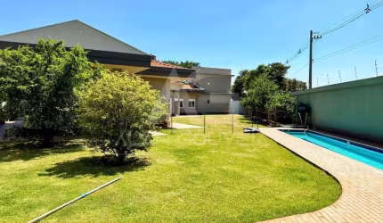 Casa para alugar em Flora Ville de 1300.00m² com 4 Quartos, 2 Suites e 6 Garagens