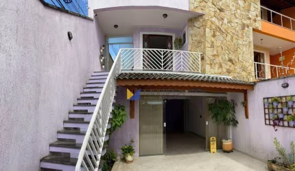 Sobrado para venda em Vila São Ricardo de 230.00m² com 2 Quartos, 1 Suite e 2 Garagens