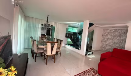 Casa de Condomínio para venda e aluguel em Parque Residencial Itapeti de 300.00m² com 3 Quartos, 1 Suite e 10 Garagens