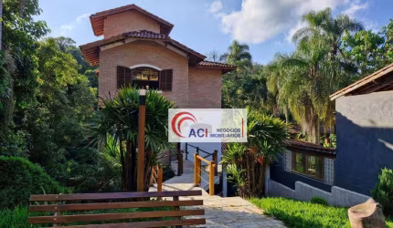 Casa de Condomínio para venda em Vila Verde de 261.00m² com 4 Quartos, 1 Suite e 6 Garagens