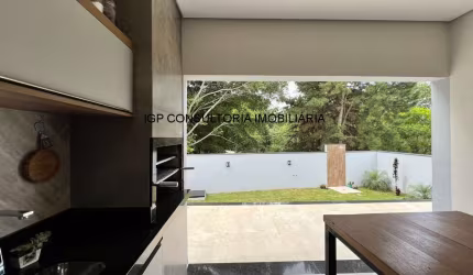 Casa para venda em Jardins Di Roma de 190.00m² com 3 Quartos, 3 Suites e 4 Garagens