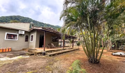 Casa para venda em Área Rural De Ubatuba de 100.00m² com 3 Quartos e 1 Suite