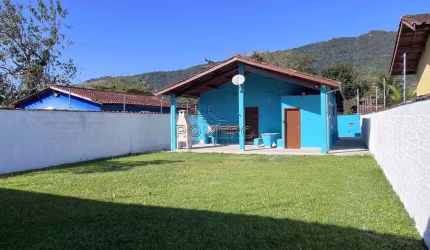 Casa para venda em Maranduba de 114.00m² com 2 Quartos e 5 Garagens