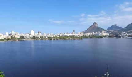 Apartamento para alugar em Lagoa de 201.00m² com 4 Quartos, 1 Suite e 2 Garagens