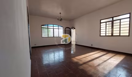 Casa para venda em Jardim Itacolomi de 126.00m² com 2 Quartos e 2 Garagens