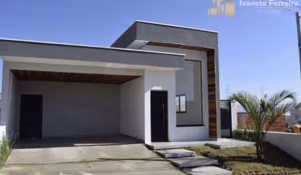 Casa de Condomínio para venda em Residencial Colinas de 250.00m² com 3 Quartos, 1 Suite e 4 Garagens