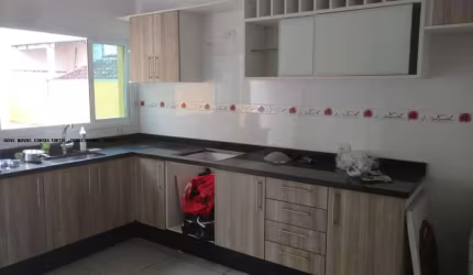 Sobrado para venda em Jardim Santa Bárbara de 250.00m² com 3 Quartos, 1 Suite e 3 Garagens