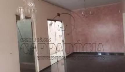Casa para alugar em Santa Cruz de 350.00m² com 4 Quartos, 2 Suites e 4 Garagens