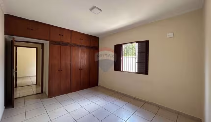 Casa para venda em Jardim Paulista de 169.00m² com 4 Quartos, 1 Suite e 4 Garagens