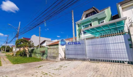 Sobrado para venda em Boqueirão de 150.00m² com 4 Quartos, 1 Suite e 3 Garagens