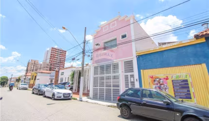 Prédio Comercial para venda em Centro de 262.00m² com 2 Garagens