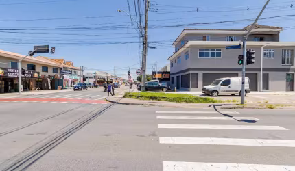 Sobrado para venda em Sítio Cercado de 600.00m² com 3 Quartos e 8 Garagens