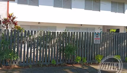 Casa para venda em Guaratuba de 190.00m² com 5 Quartos, 1 Suite e 5 Garagens