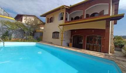 Casa de Condomínio para venda e aluguel em Jardim Do Golf I de 560.00m² com 5 Quartos, 3 Suites e 3 Garagens