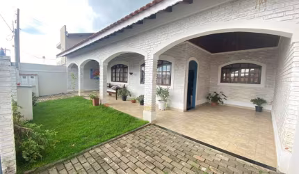 Casa para venda em São Pedro de 209.00m² com 4 Quartos, 2 Suites e 4 Garagens