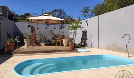 Casa para venda em Jardim Dona Nicota De Barros de 308.00m² com 3 Quartos, 1 Suite e 3 Garagens