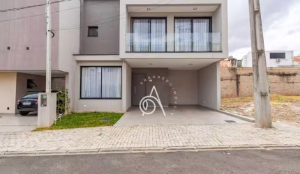 Sobrado para venda em Xaxim de 135.00m² com 3 Quartos, 1 Suite e 3 Garagens