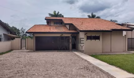 Casa de Condomínio para venda em Condomínio Marambaia de 300.00m² com 3 Quartos, 1 Suite e 8 Garagens
