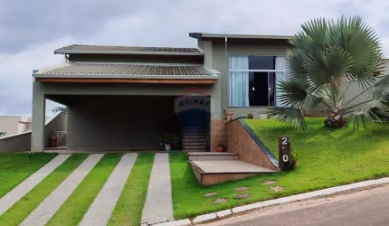 Casa de Condomínio para venda em Condomínio Jardim Flamboyan de 200.00m² com 3 Quartos, 1 Suite e 4 Garagens
