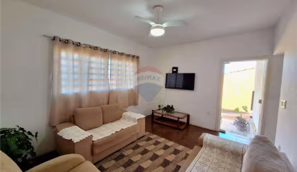 Casa para venda em Parque Real de 100.00m² com 4 Quartos e 3 Garagens