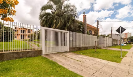 Casa para venda em Capão Raso de 108.00m² com 3 Quartos, 1 Suite e 6 Garagens