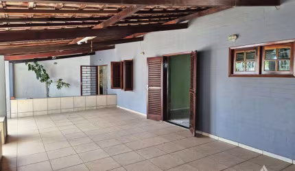 Casa para venda em Jardim Mathilde Berzin de 260.00m² com 4 Quartos, 1 Suite e 4 Garagens