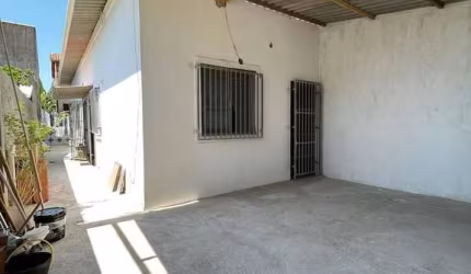 Casa para alugar em Florestinha Ii (tamoios) de 80.00m² com 2 Quartos, 1 Suite e 1 Garagem