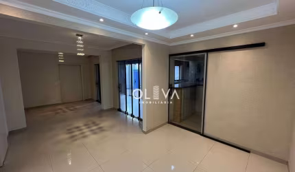 Casa de Condomínio para venda em Green Village Ii de 185.00m² com 5 Quartos, 5 Suites e 4 Garagens