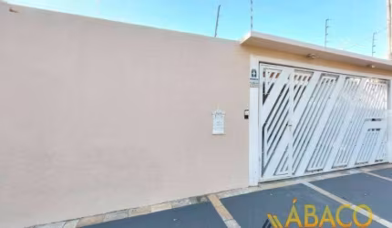 Casa para venda em Jardim Acapulco de 248.00m² com 3 Quartos, 1 Suite e 2 Garagens
