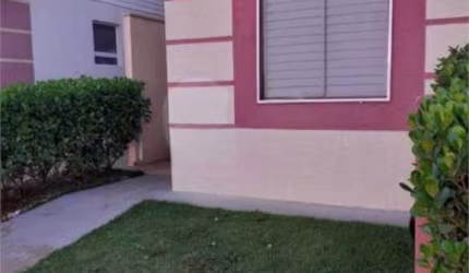 Casa para venda em Jardim Ipanema de 75.00m² com 2 Quartos, 1 Suite e 2 Garagens