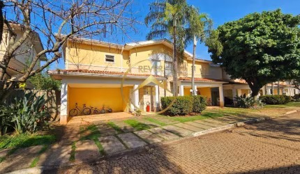 Casa de Condomínio para venda em Jardim Santa Genebra de 134.00m² com 3 Quartos, 1 Suite e 4 Garagens