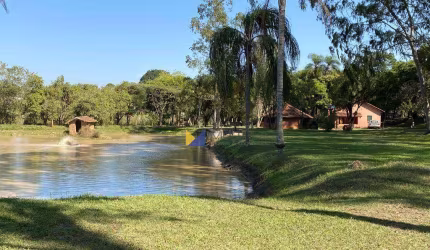 Chácara para venda em Chácara Ipês de 500.00m² com 3 Quartos, 1 Suite e 4 Garagens