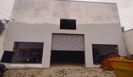 Galpão / Depósito / Armazém para alugar em Jardim Caxambu de 315.00m² com 4 Garagens