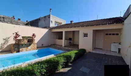 Casa para venda em Vila Oliveira de 430.00m² com 3 Quartos, 1 Suite e 3 Garagens