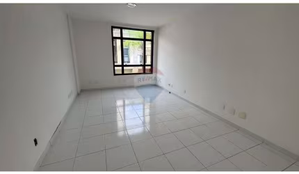 Sala Comercial para alugar em Barra Da Tijuca de 33.00m² com 1 Garagem