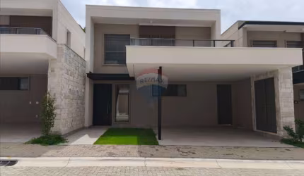 Casa de Condomínio para venda em Tamboré de 230.00m² com 3 Quartos, 3 Suites e 3 Garagens