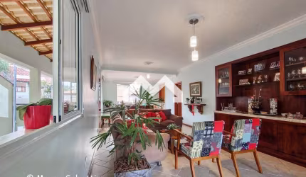 Casa para venda e aluguel em Estoril de 560.00m² com 5 Quartos, 1 Suite e 6 Garagens