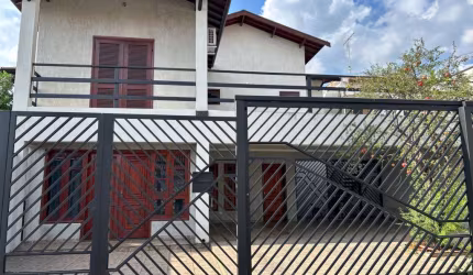 Casa para venda em Jardim Recanto do Valle de 200.00m² com 2 Quartos, 4 Suites e 1 Garagem
