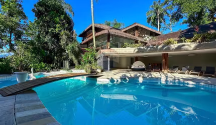 Casa de Condomínio para venda em Mangaratiba de 1650.00m² com 8 Quartos, 8 Suites e 5 Garagens
