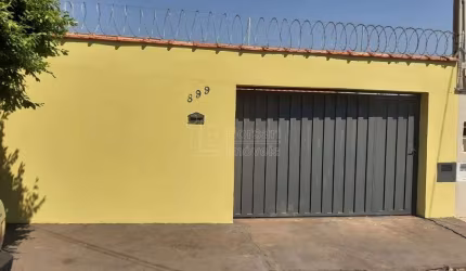 Casa para venda em Jardim Morumbi de 115.00m² com 2 Quartos, 1 Suite e 4 Garagens