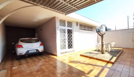 Casa para venda em Centro de 169.00m² com 3 Quartos, 1 Suite e 2 Garagens