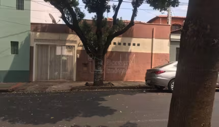 Casa para venda em Centro de 195.00m² com 2 Quartos e 1 Garagem