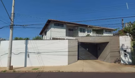 Sobrado para venda em Vila José Bonifácio de 310.00m² com 4 Quartos e 8 Garagens