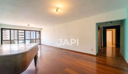 Apartamento para venda em Centro de 206.00m² com 3 Quartos, 1 Suite e 2 Garagens