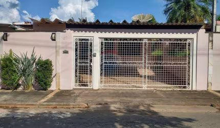 Casa para venda em Labaté de 160.00m² com 3 Quartos, 1 Suite e 3 Garagens