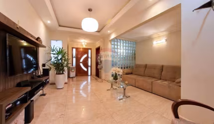 Casa para venda em Jardim Itália de 271.00m² com 3 Quartos, 1 Suite e 2 Garagens