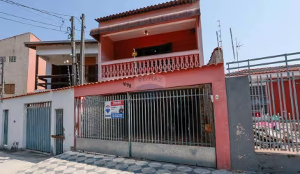 Casa para venda em Vila Barão de 210.00m² com 4 Quartos, 1 Suite e 3 Garagens