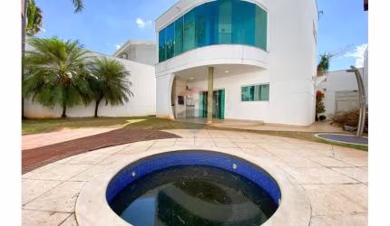 Casa de Condomínio para venda em Chácara Letônia de 157.00m² com 1 Quarto, 1 Suite e 4 Garagens