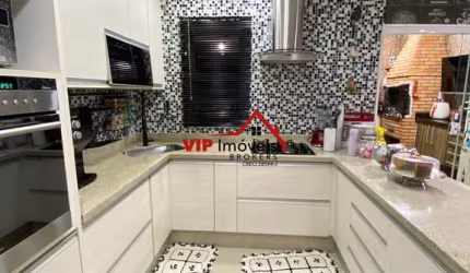 Casa de Condomínio para venda em Jardim Colonial de 250.00m² com 4 Quartos, 3 Suites e 2 Garagens